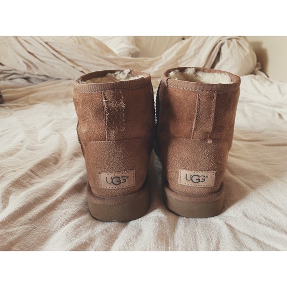UGG Chestnut Classic Mini II Boot - Picture 2 of 3